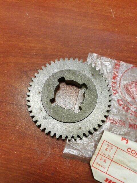 NOS Honda QA50 K0 - K3 COUNTERSHAFT LOW GEAR 33T 23421-083-000 H90