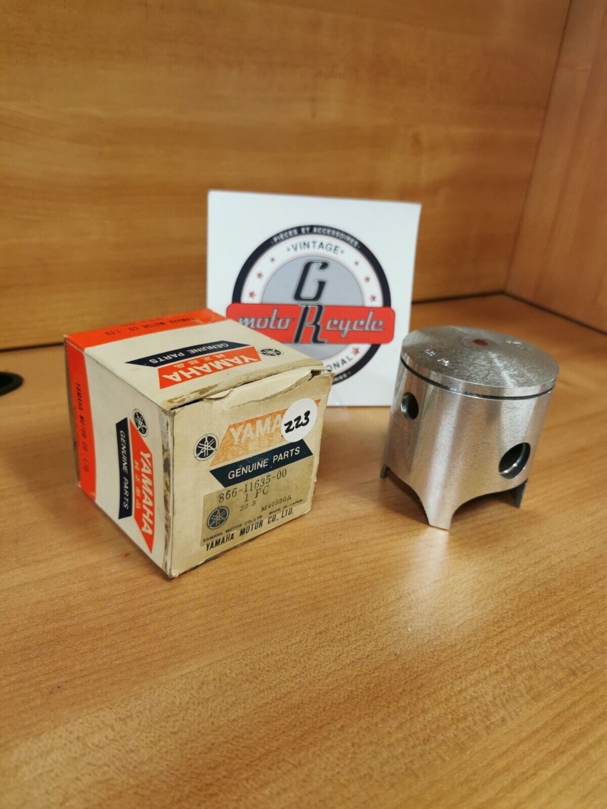 NOS YAMAHA JP433 1974 PISTON 0.25  866-11635-00  Y46