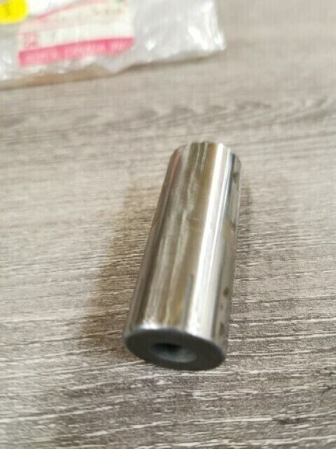 NOS SUZUKI GP125 GT200 GT200E GT250E RM125 1981 1982 PIN CRANK 12211-10302 S41
