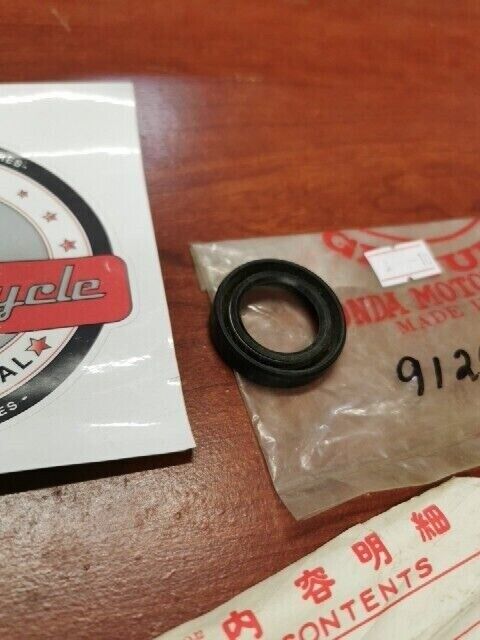 NOS Honda CA125 CA250T CB250 CM125C CMX250C OIL SEAL 22X34X7 91207-KB4-671 H71
