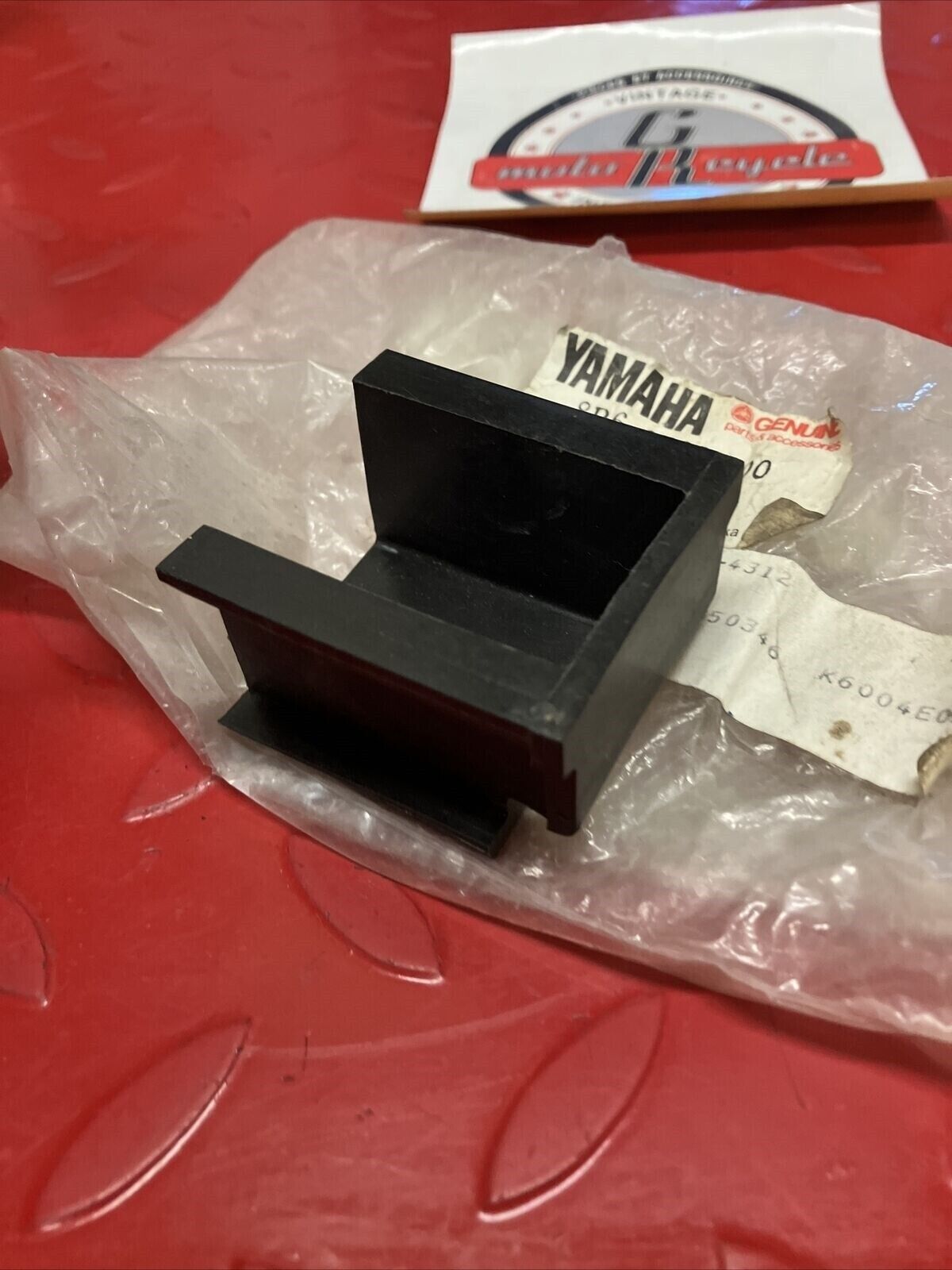 NOS YAMAHA SR540 1982 PRIMARY CLUTCH SHEAVE SLIDER 8R6-17653-00-00 Y59