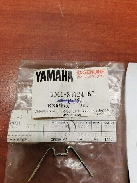 NOS Yamaha DT100 DT125 DT175 XV1000 SPRING REFLECTOR SET 1M1-84124-60-00 Y127