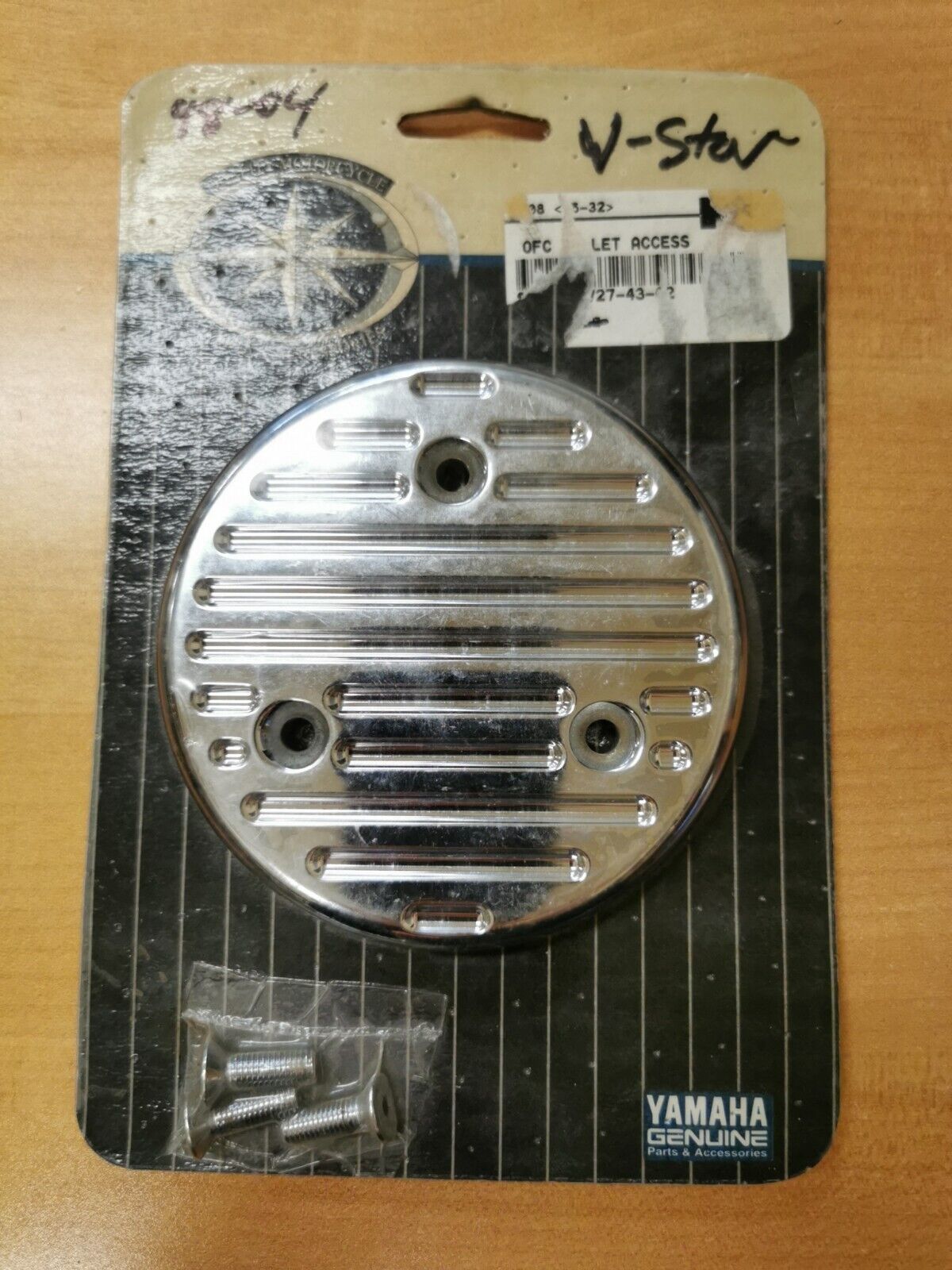 NOS YAMAHA V STAR 650 1998 - 2004  RIGHT SIDE ENGINE  COVER STR-4YV27-43-02  Y43