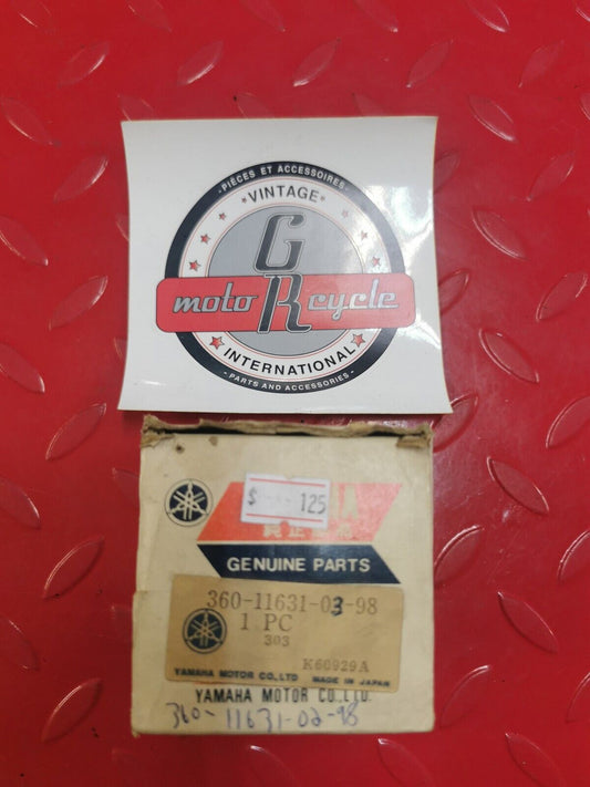 NOS Yamaha RD350 PISTON STANDARD SIZE 360-11631-02-98 Y17