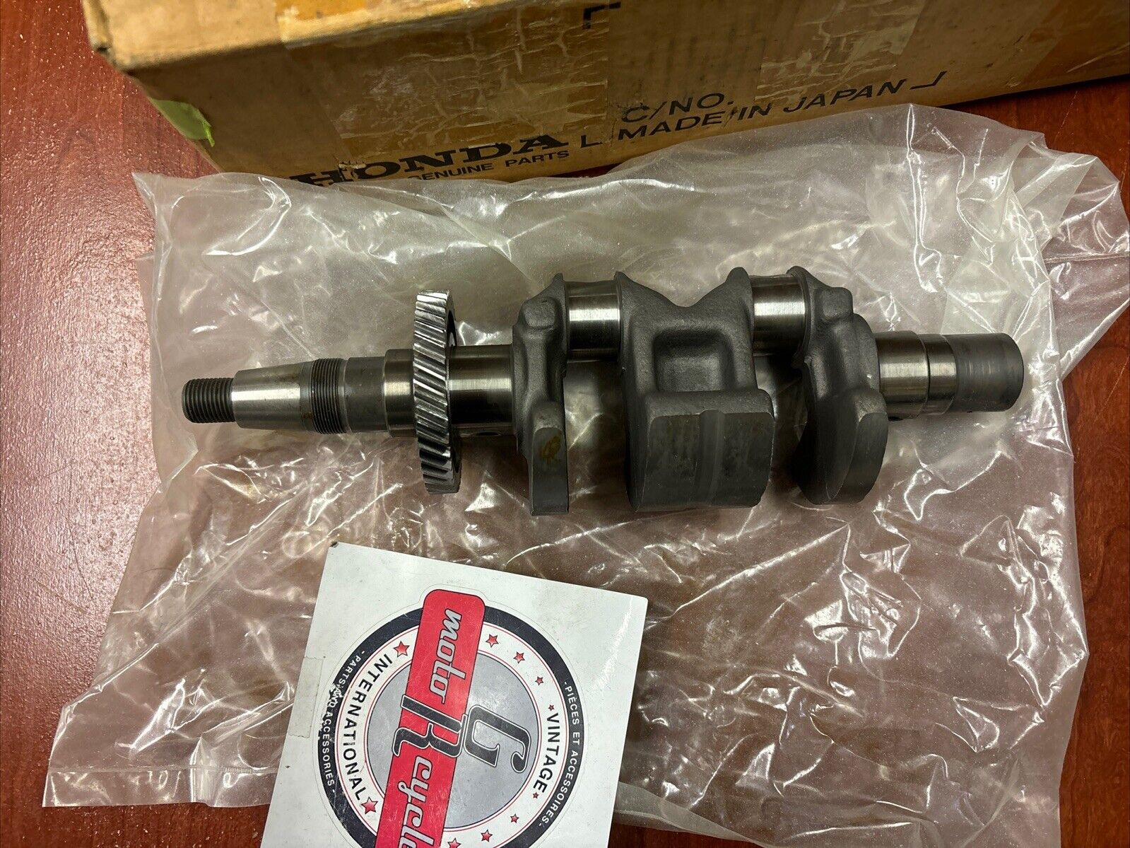 NOS Honda 1997 - 2000 9.9HP 15HP CRANKSHAFT 13310-ZV4-650 H174
