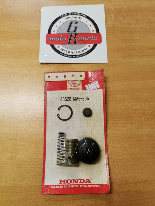 NOS HONDA GL1100 1982  MASTER CYLINDER PISTON 43520-MA5-305  H17