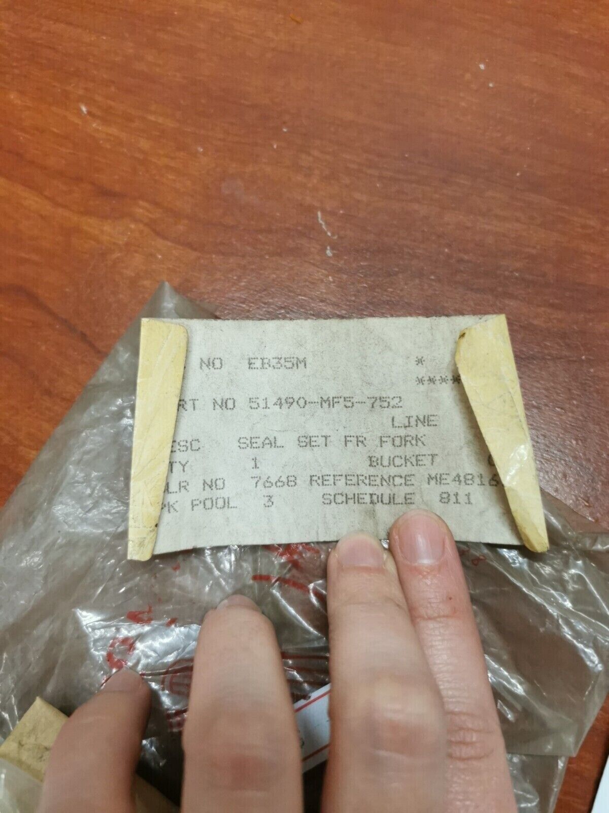 NOS Honda 1985 1986 VT500C FRONT FORK SEAL SET 51490-MF5-752 H64