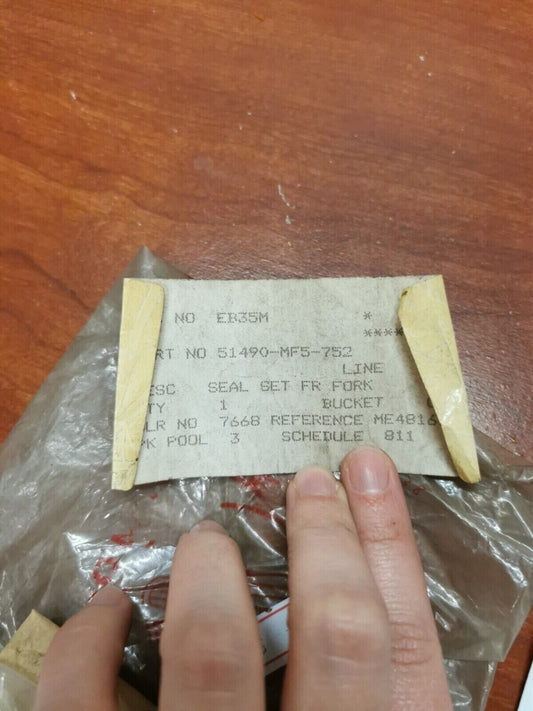 NOS Honda 1985 1986 VT500C FRONT FORK SEAL SET 51490-MF5-752 H64