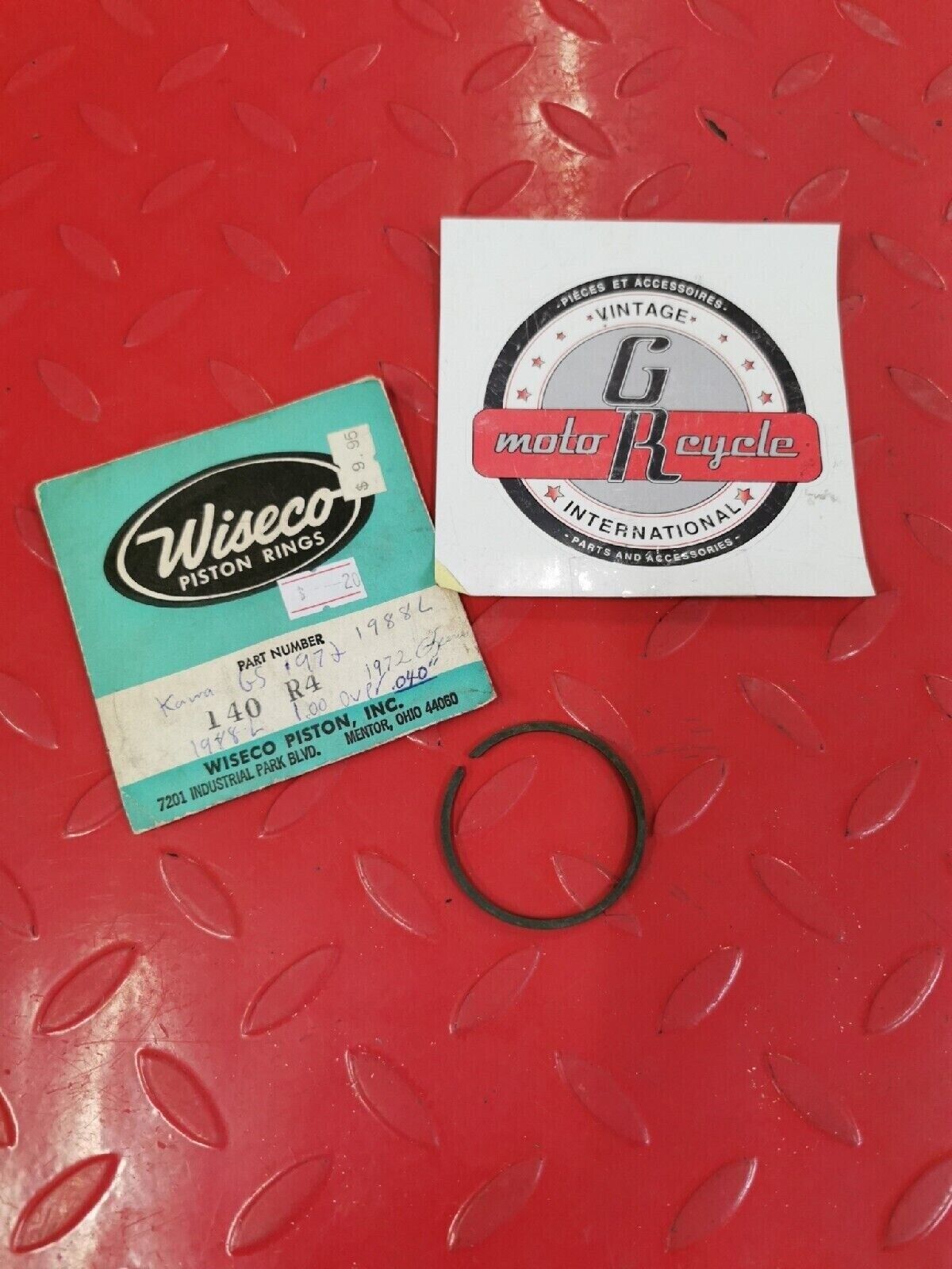 NOS WISECO  KAWASAKI GS   1972  PISTON RINGS 1.00 OVER   140 R4  J10