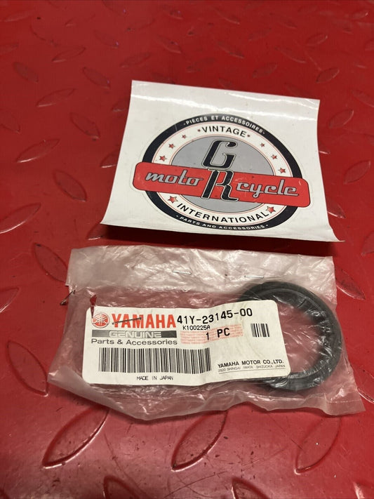 NOS YAMAHA FRONT FORK OIL SEAL 41Y-23145-00-00 Y61