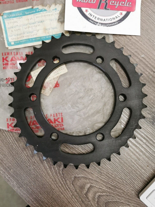 NOS KAWASAKI Ninja ZX ZX600  Hub Sprocket 39T 42041-1198  K29