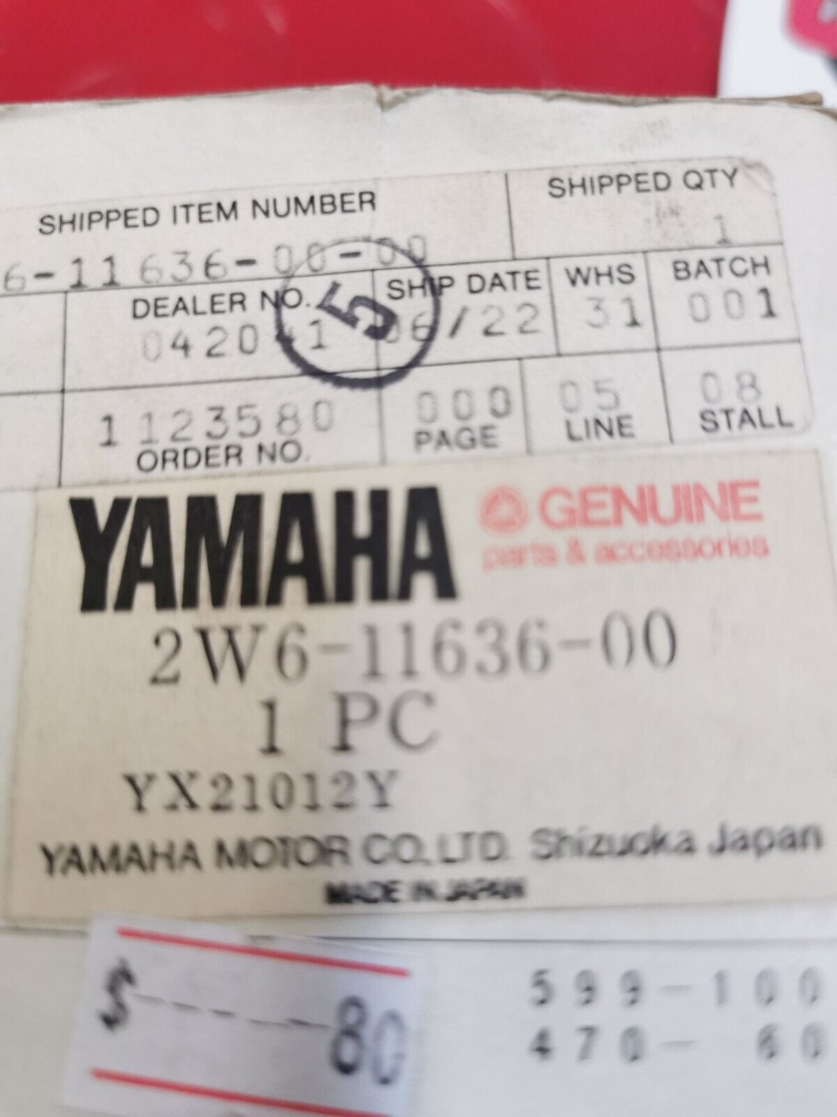 NOS YAMAHA PISTON 2 O/S 0.50 2W6-11636-00-00 SUPERCEDED BY 3R6-11636-00-00 Y27