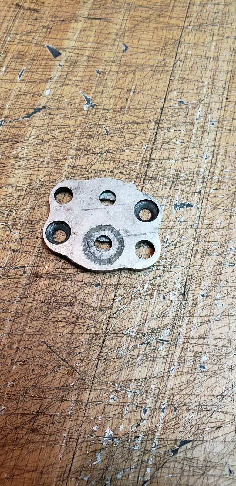 Honda XR200R 1983 oil pump plate
