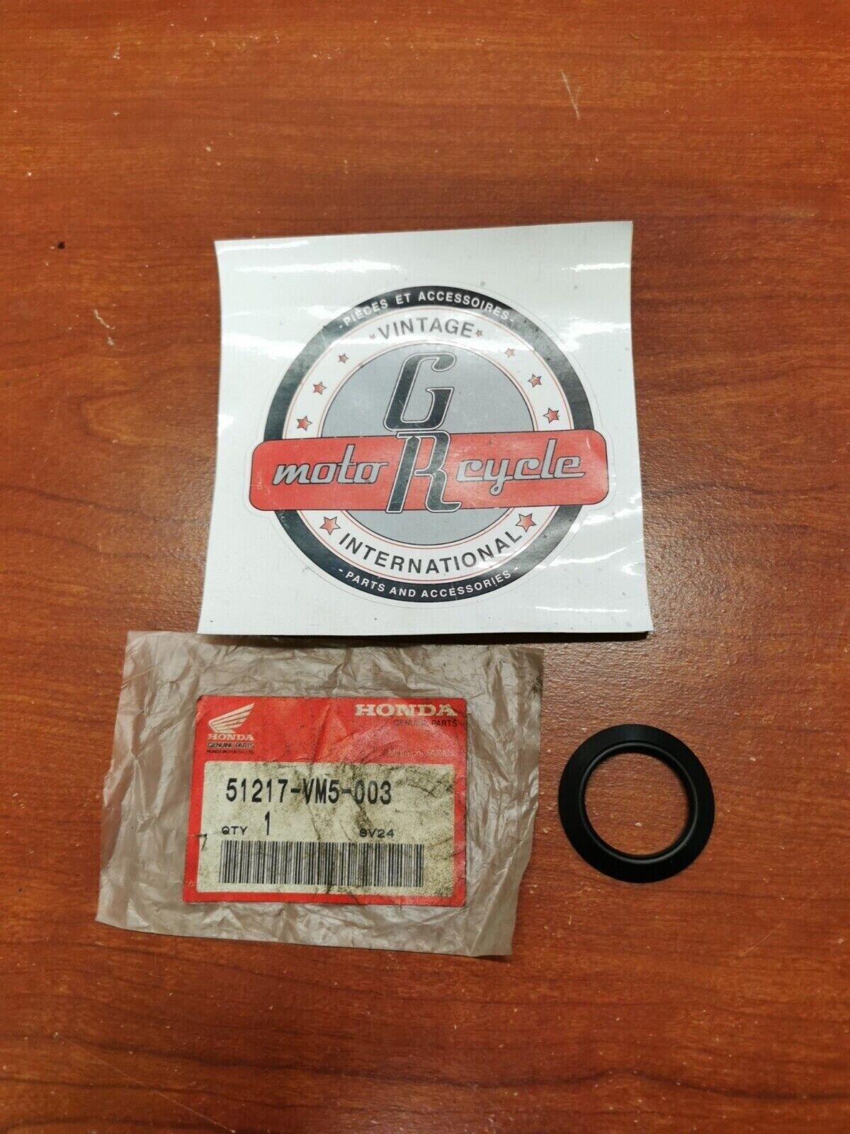 NEW NOS Honda 1985-87 TRX250 86-88 TRX200SX KINGPIN DUST SEAL 51217-VM5-003 H64