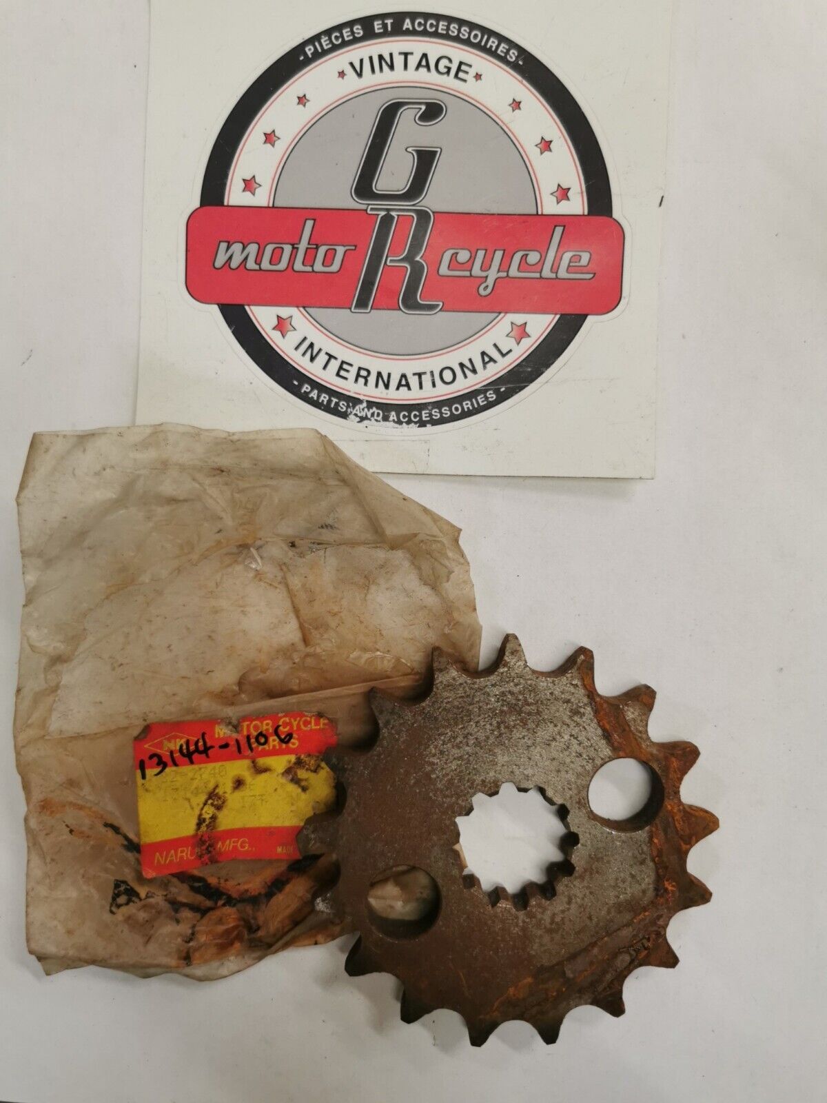 NOS NK KAWASAKI  Steel Front Sprocket 17t 13144-1106 J19