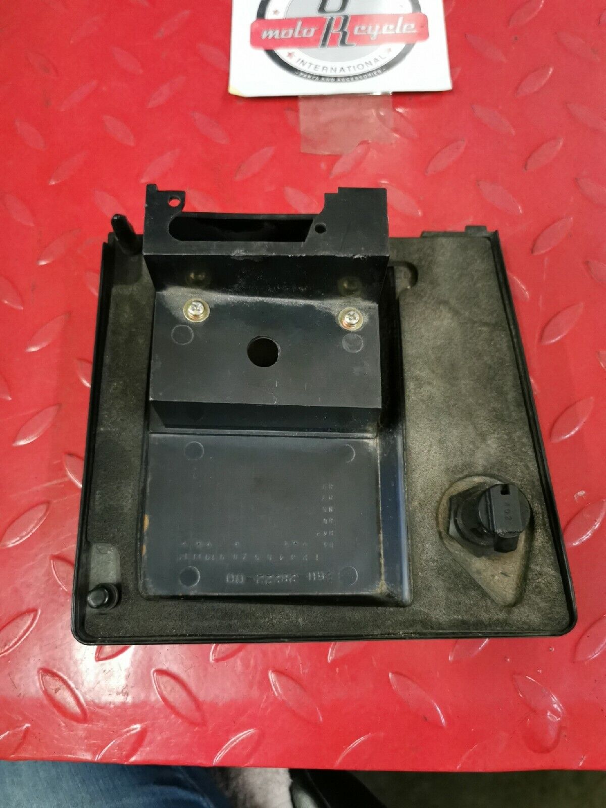 NOS YAMAHA XVZ12DN  PANEL 2    26H-28222-00 Y54