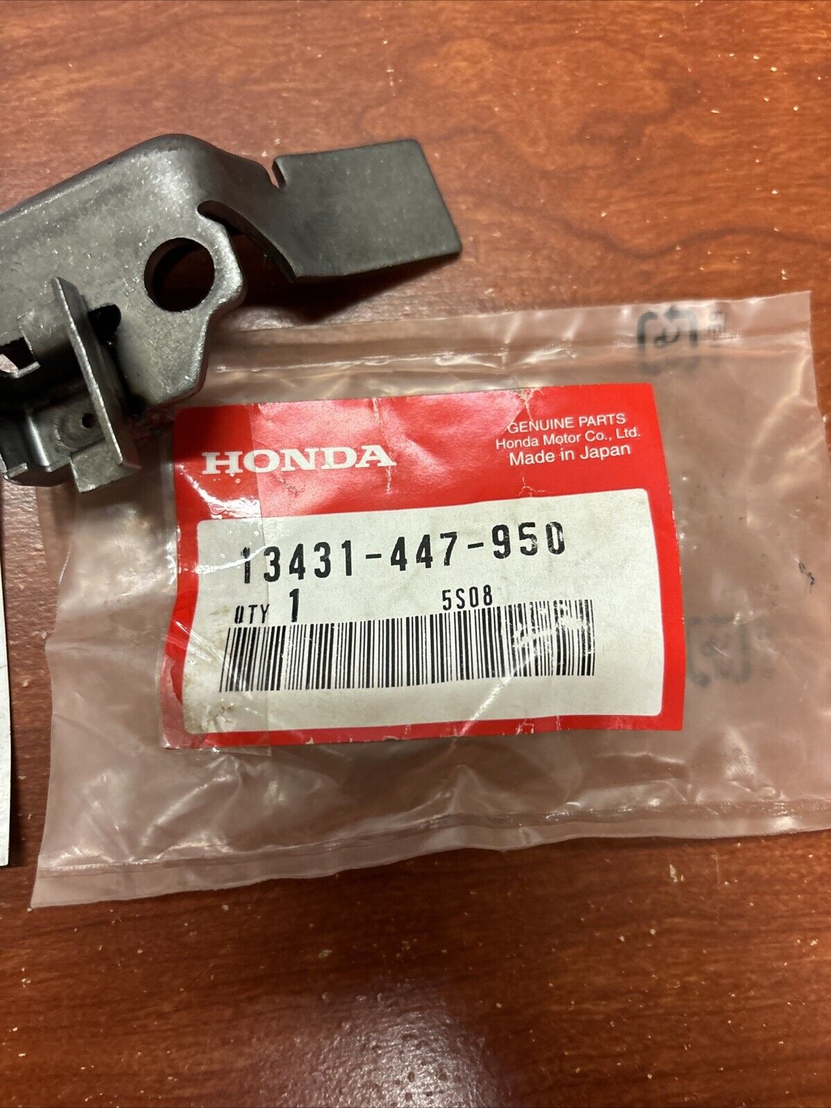 NOS Honda CB250NDC CB400N CB450 BALANCER CHAIN GUARD PLATE 13431-447-950 H169