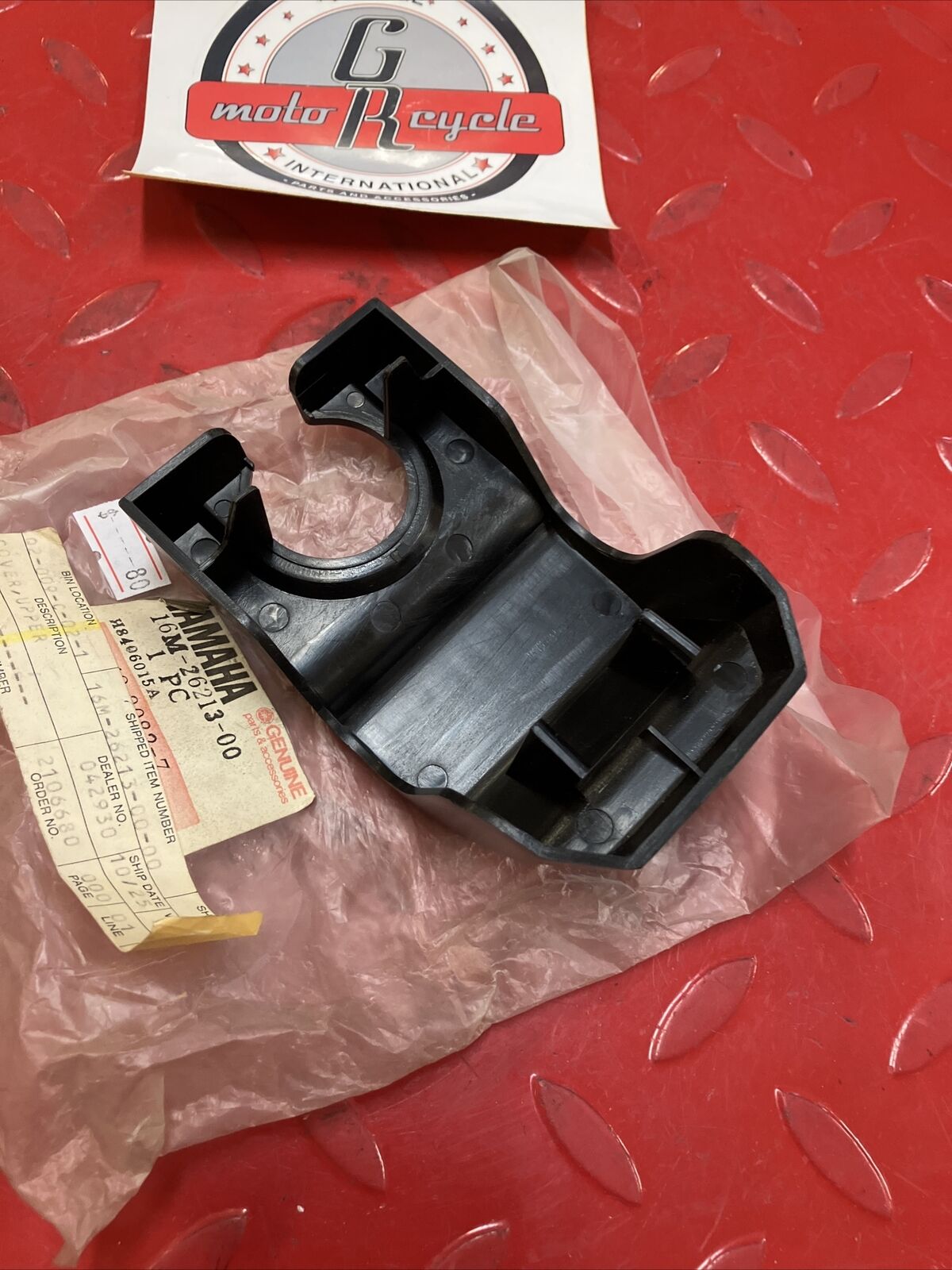 NOS Yamaha XS400 1982 1983 COVER UPPER 16M-26213-00-00 Y25