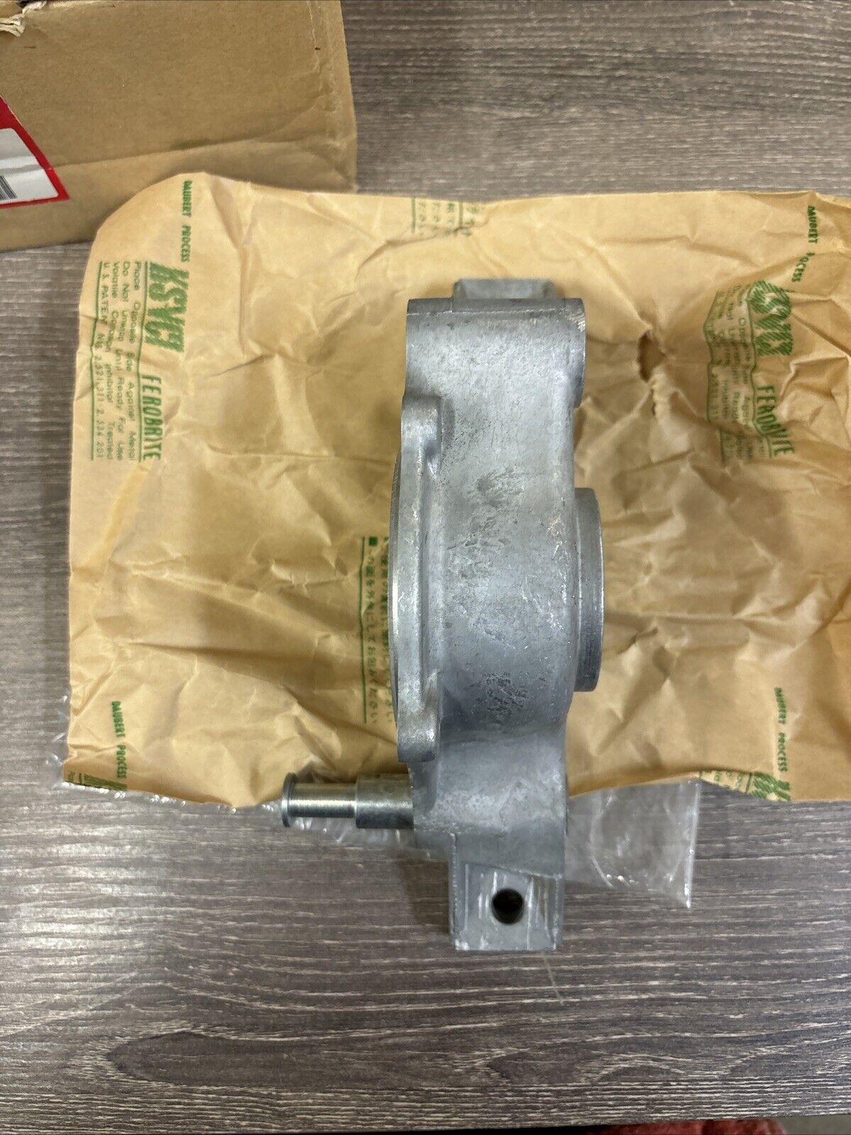 NOS Honda 1977 - 1984 FL250 BEARING HOLDER 41710-950-010 H137