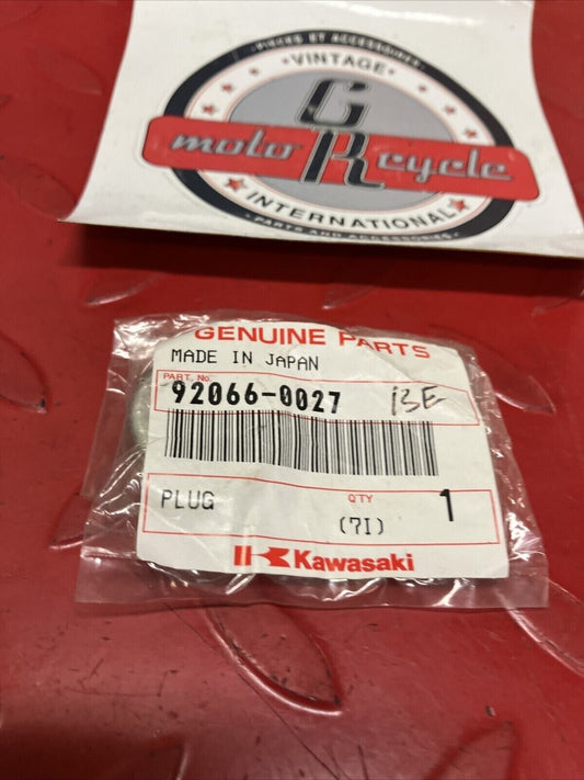 NOS KAWASAKI PLUG 92066-0027 K13
