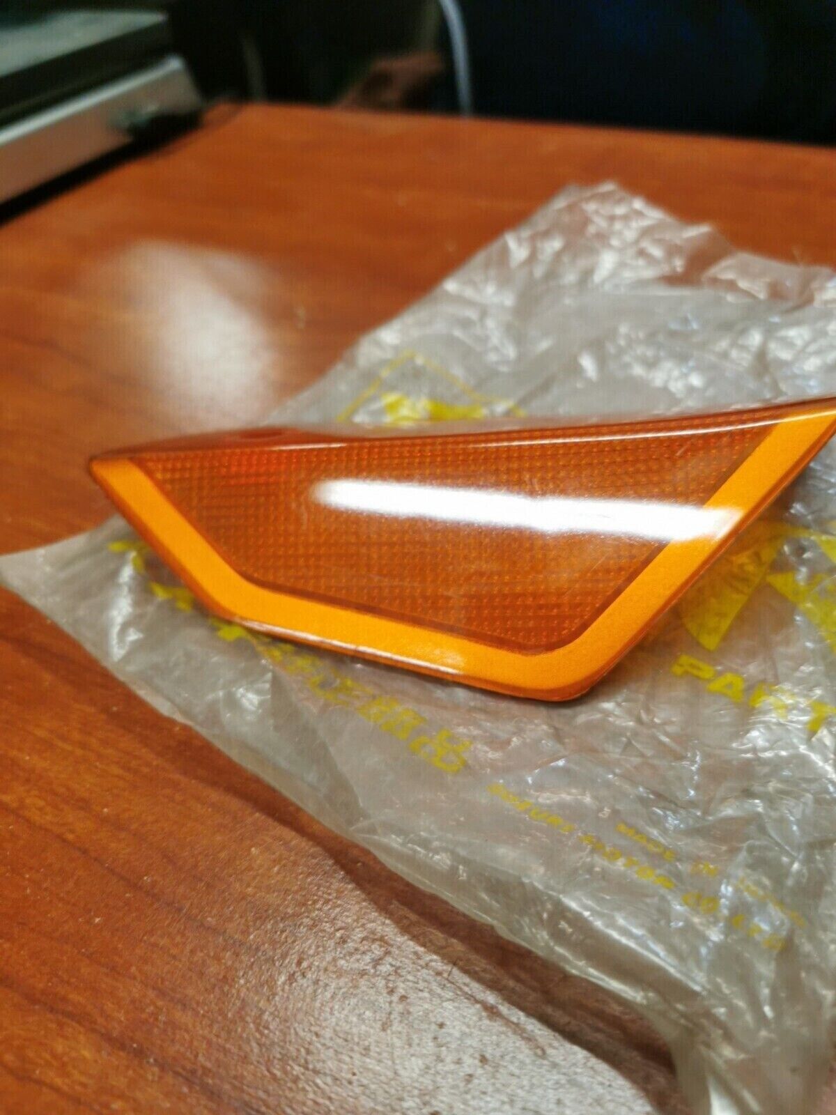 NOS SUZUKI 1986 - 1988 GV1400 LENS RIGHT TURN SIGNAL 35612-24A00 S30