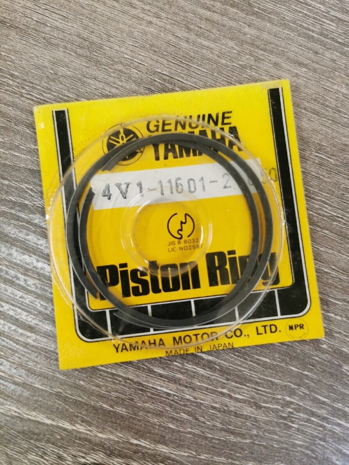 NOS YAMAHA YZ80 1981   PISTON RING SET 0.50  4V1-11601-21  Y51