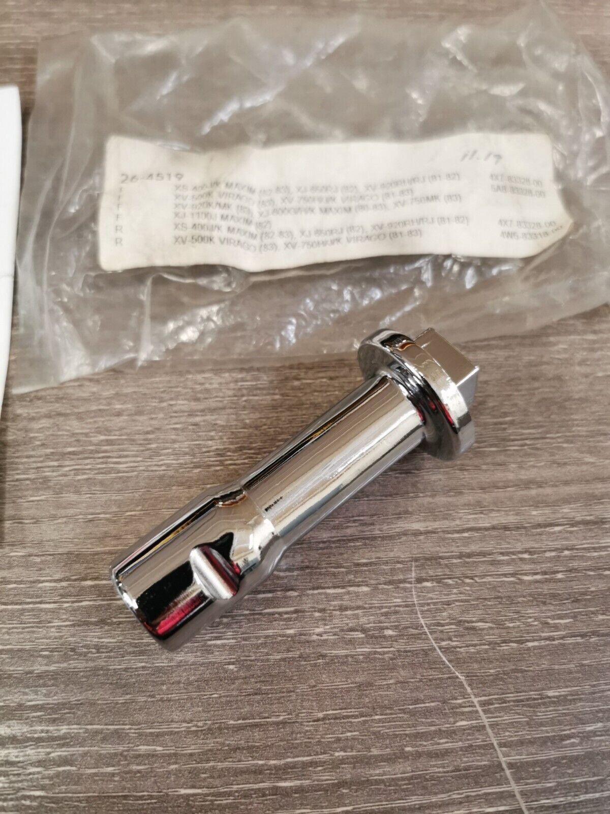 NOS Yamaha XV500 XJ650RJ XS400K XJ650  FLASHER STAY 26-4519 J27