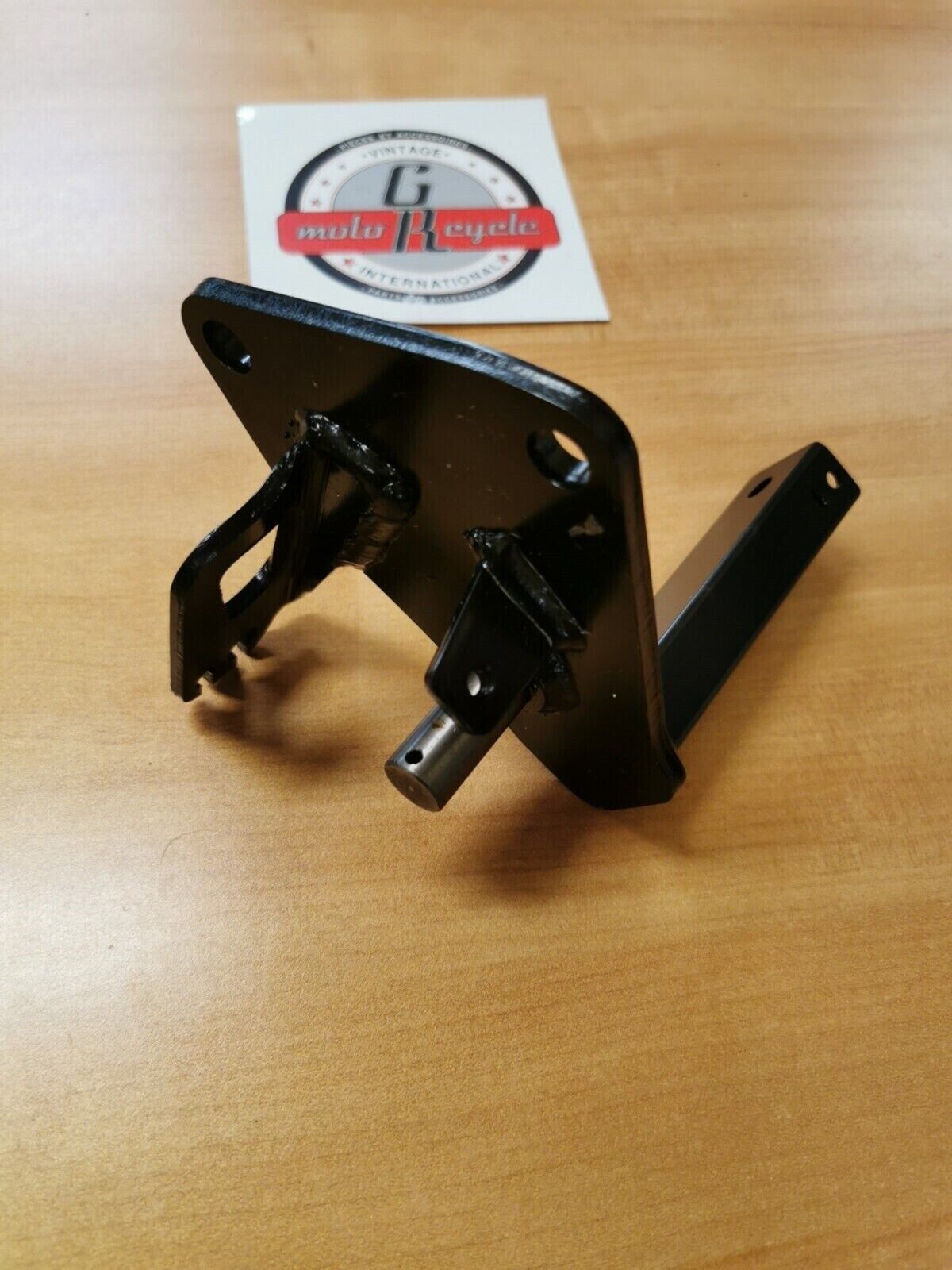 NOS  SUZUKI VZ800 1999 - 2004  FOOTREST BRACKET  43510-48E20  S10