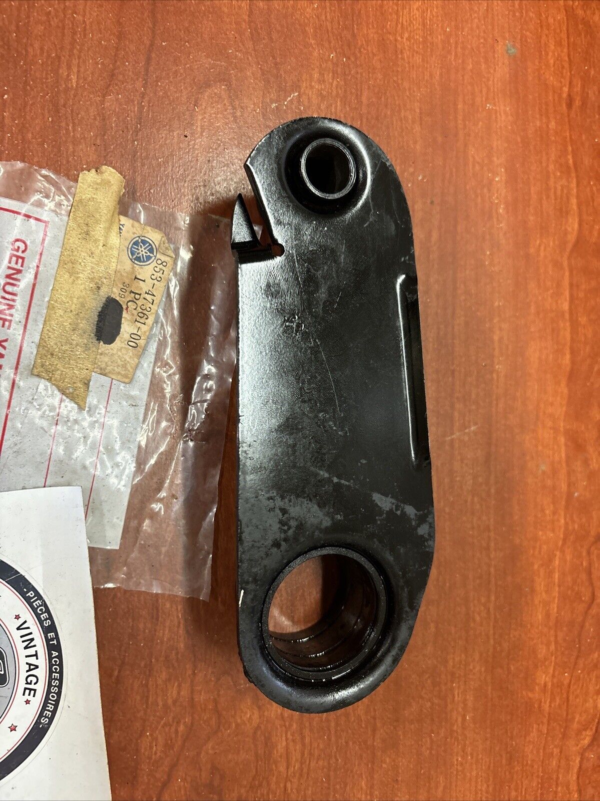NOS Yamaha GP246F GP292F GS300 SM292 REAR ARM PIVOT 853-47361-00-00 Y184
