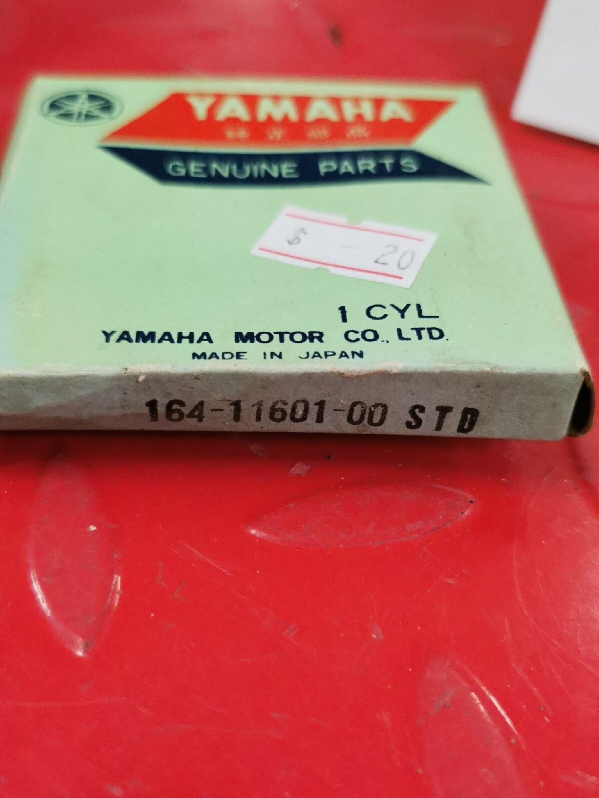NOS YAMAHA  YCS1  1968  PISTON  RING SET  STD   164-11601-00-00 Y51