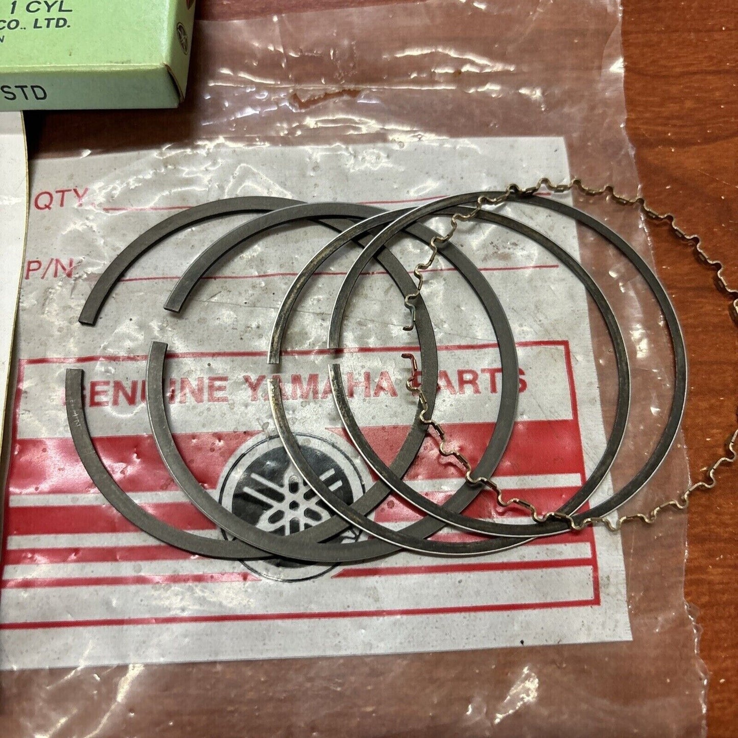 NOS Yamaha PISTON RING STD 1J7-11610-01 SUB 1J7-11610-02-00 1J7-11610-03-00 Y174