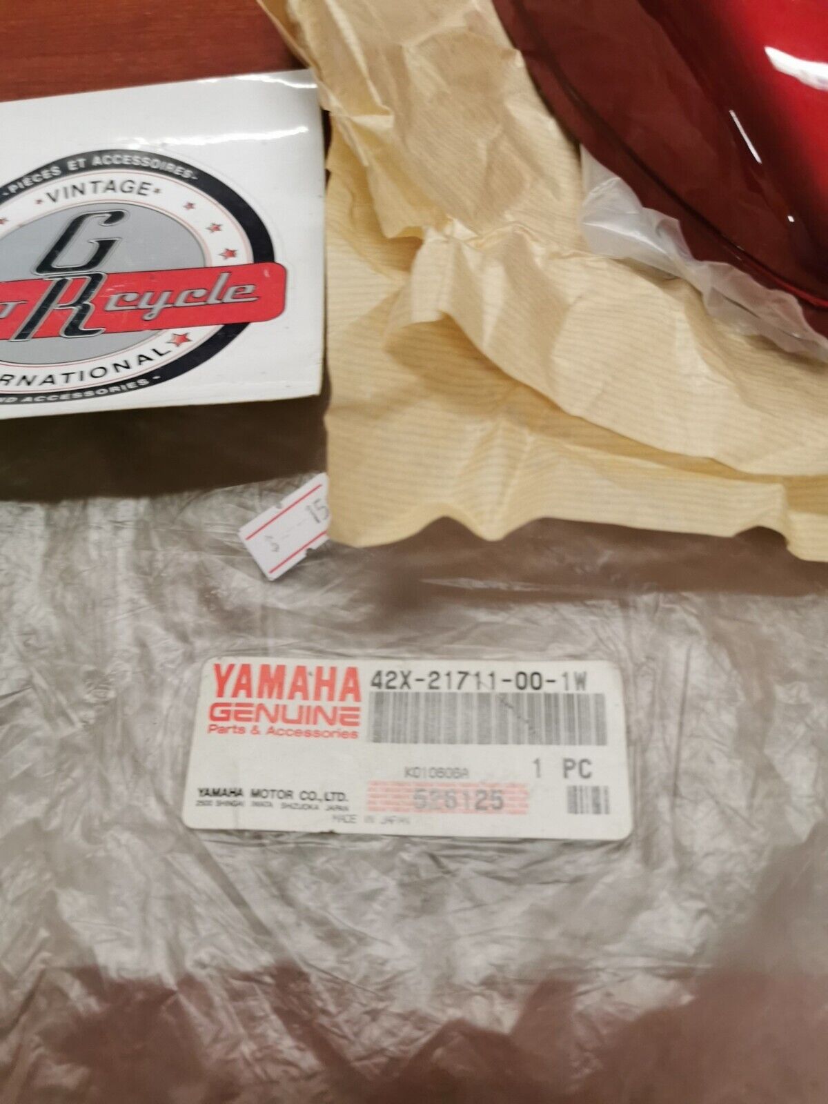 NOS Yamaha XV700 XV1000 SIDE COVER 1 ROMANESQUE CRIMSON 42X-21711-00-1W Y88