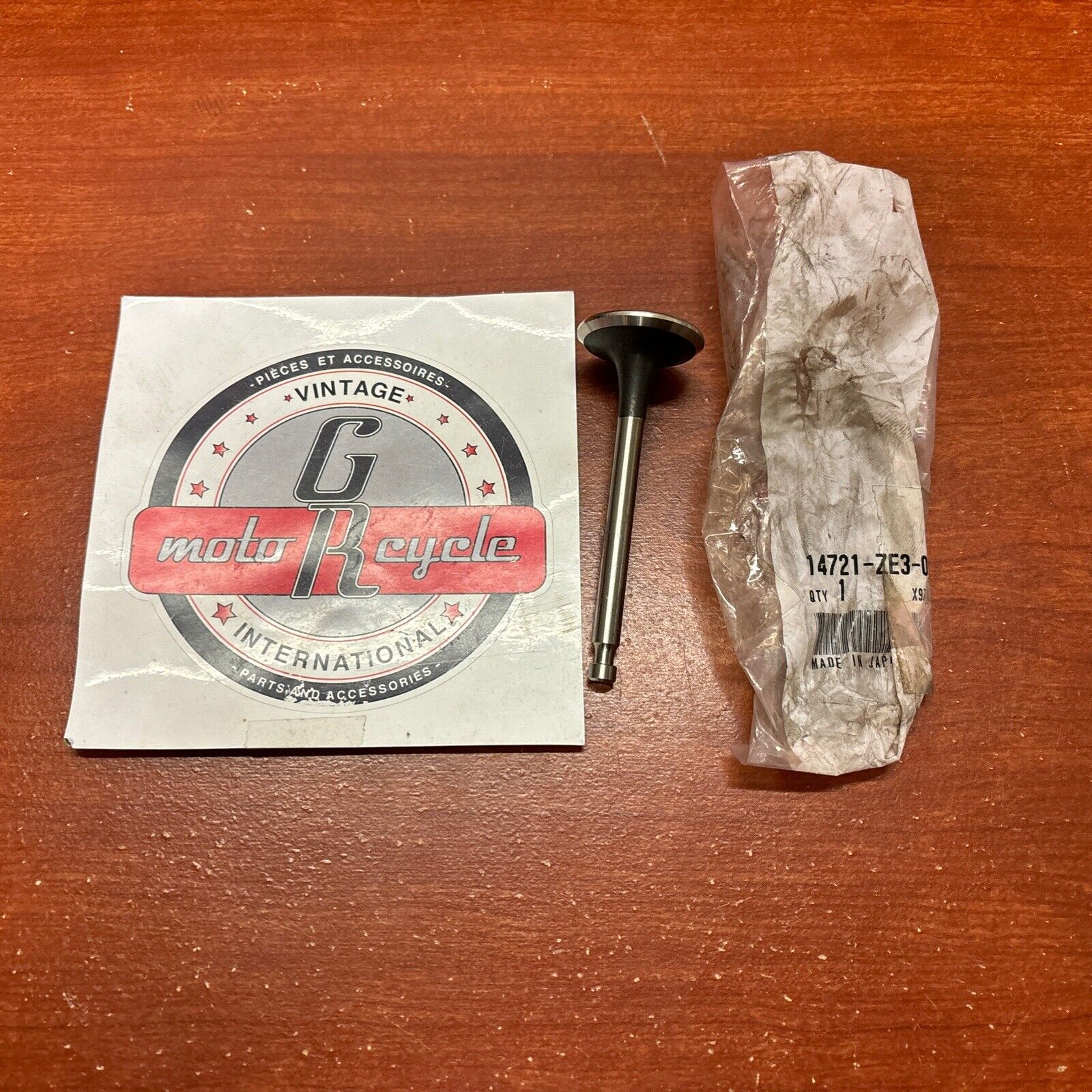 NOS Honda GX340K1 EXHAUST VALVE 14721-ZE3-000 H167