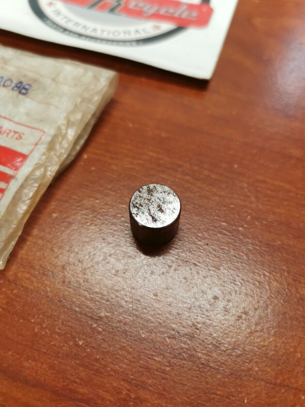 NOS Yamaha TW200 FZR1000 GTS1000 YFM200 YFB250 DOWEL PIN 93615-12088-00 Y99