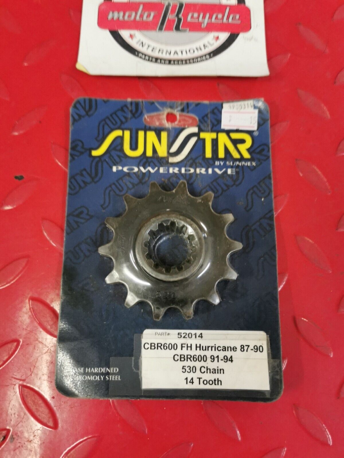 NOS SUNSTAR HONDA CBR600 1987 - 1994 Front sprocket 530 Chain 14 Tooth 52014 J17