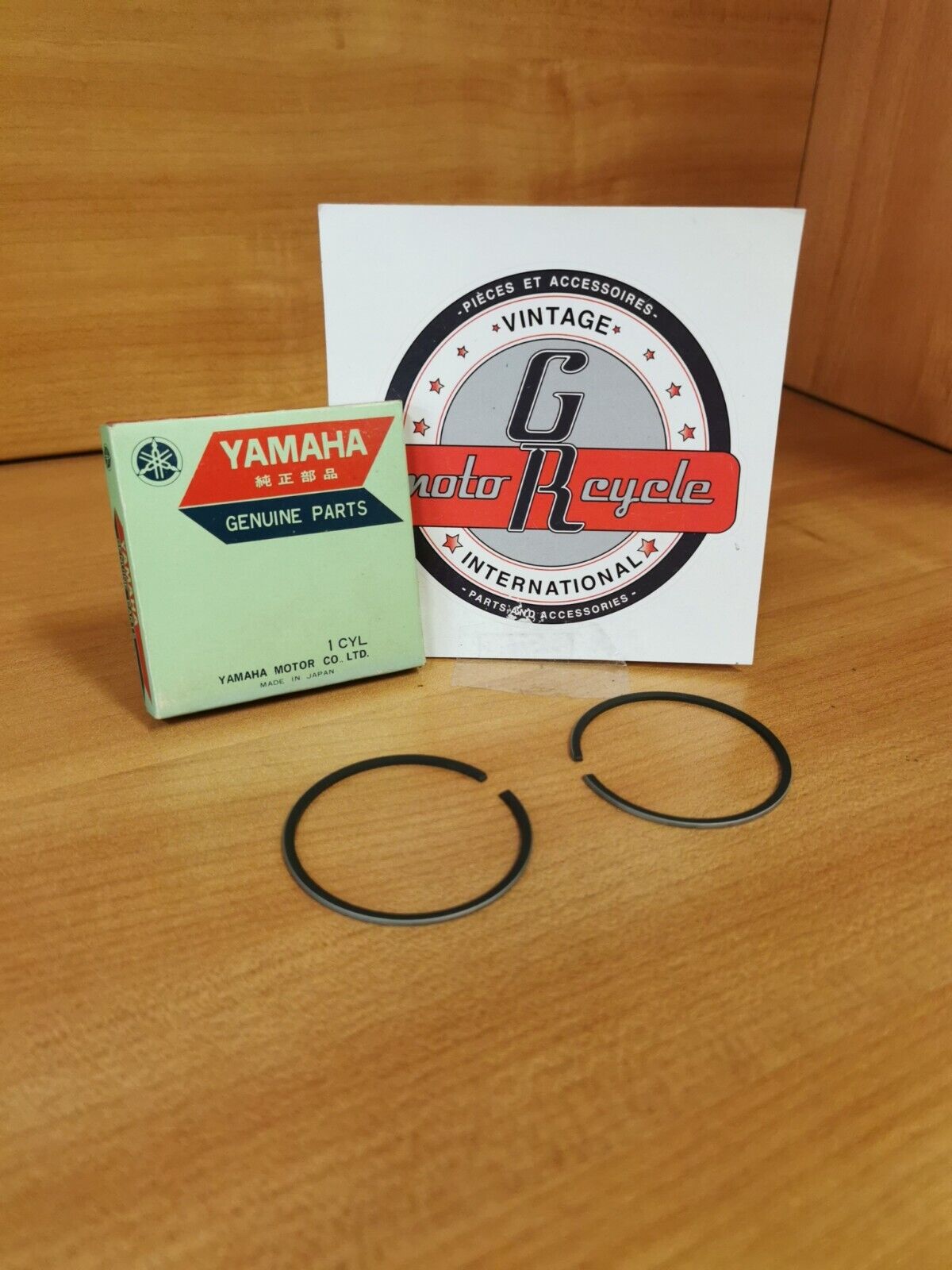NOS YAMAHA RS100 LT2  1972  1976   PISTON RING SET STD 335-11601-00-00   Y48