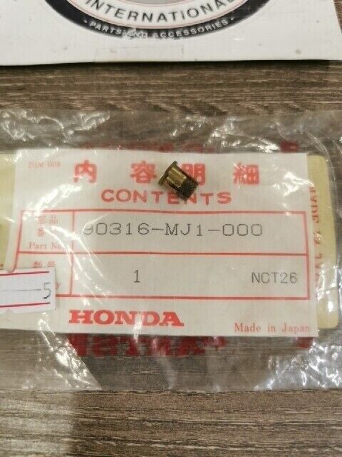 NOS HONDA  NUT INSERT M5X0.8 90316-MJI-000 H74