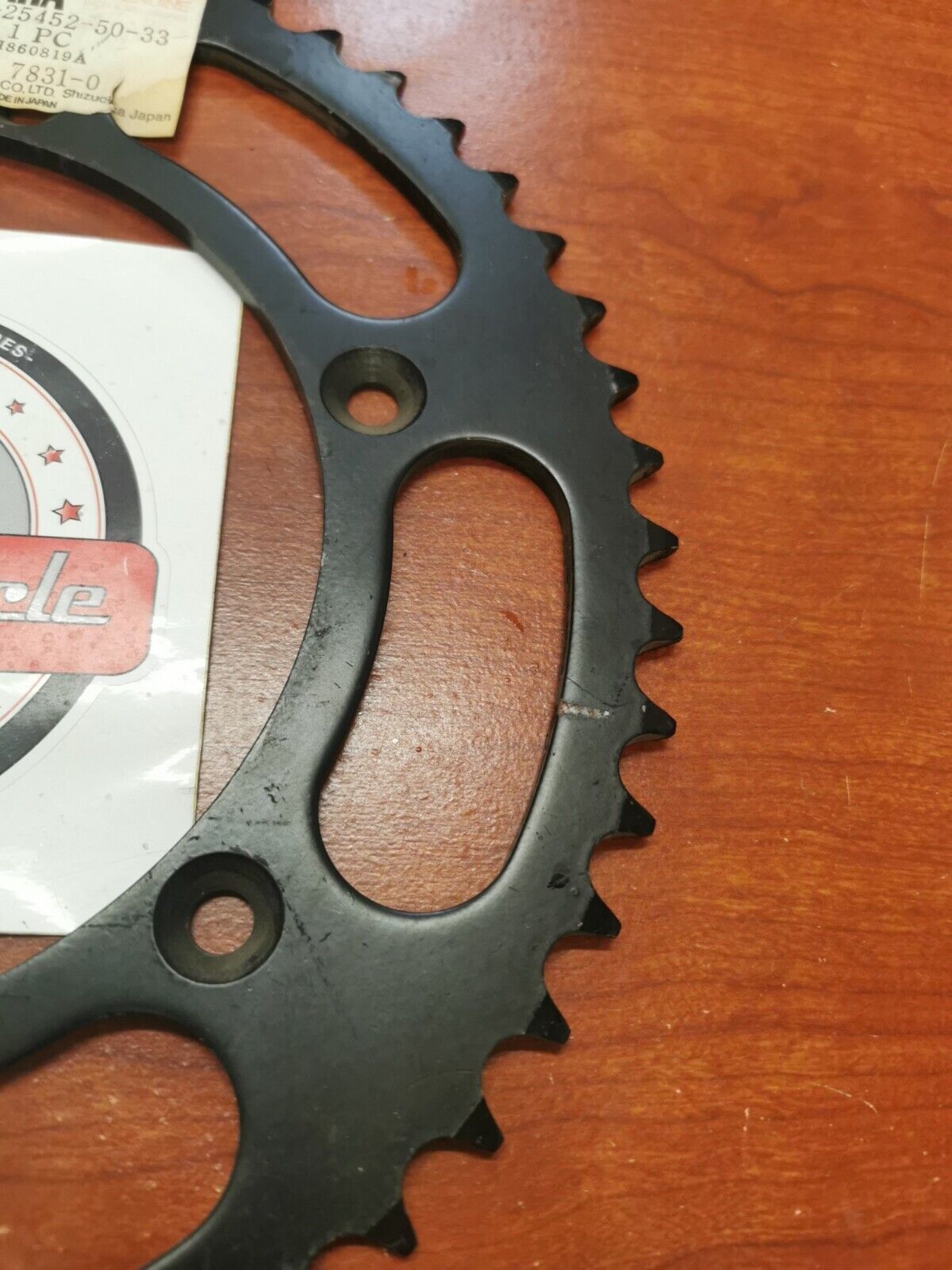 NOS Yamaha DRIVE SPROCKET 52T 26A-25452-50-33 SUB. 26A-25452-51-00 Y89