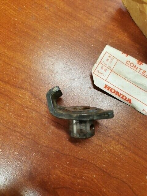 NOS Honda CA160 CB93 CB125 CB160 KICK STARTER SPINDLE BUSHING 28258-216-000 H86