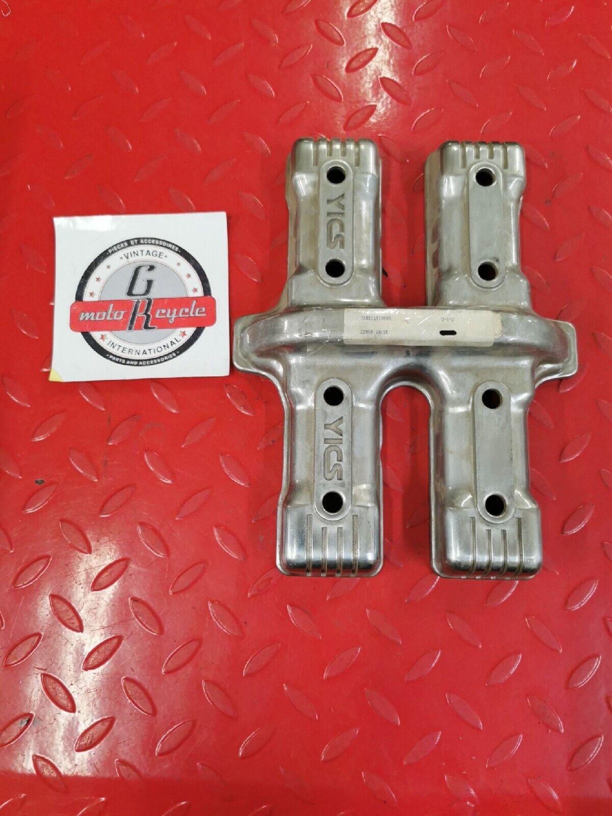 NOS YAMAHA XVZ1200 1983 - 1993  COVER CYLINDER  HEAD 1      26H-11191-02-00  Y52