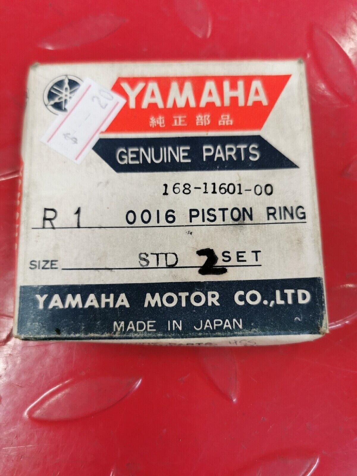 NOS YAMAHA YR1 YR2 1967 1968  PISTON RING SET  STD 168 11601 00  Y51
