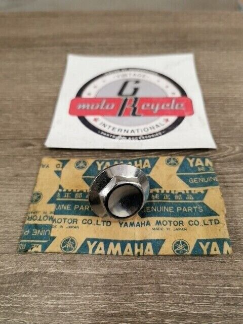 NOS YAMAHA TW200M1 MT03NB XV250MC XT350B TX500 BOLT FLANGE 90105-14102-00 Y158