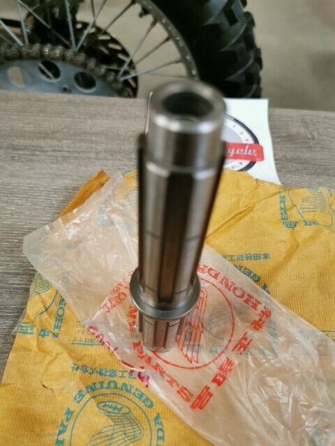 NOS Honda CB750 GL1000 TRANSMISSION COUNTERSHAFT 23220-371-000 H84