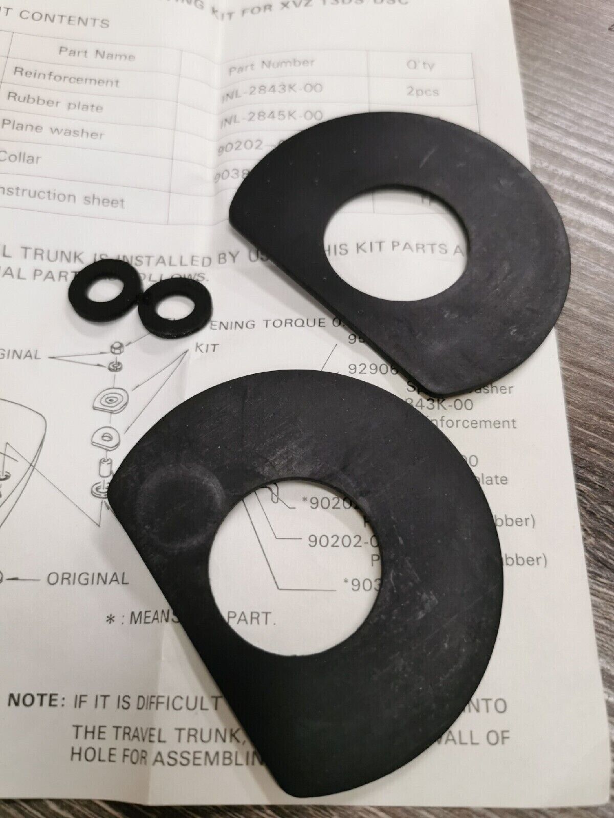 NOS YAMAHA   RUBBER PLATE QTY2   1NL-2845K-00 Y56