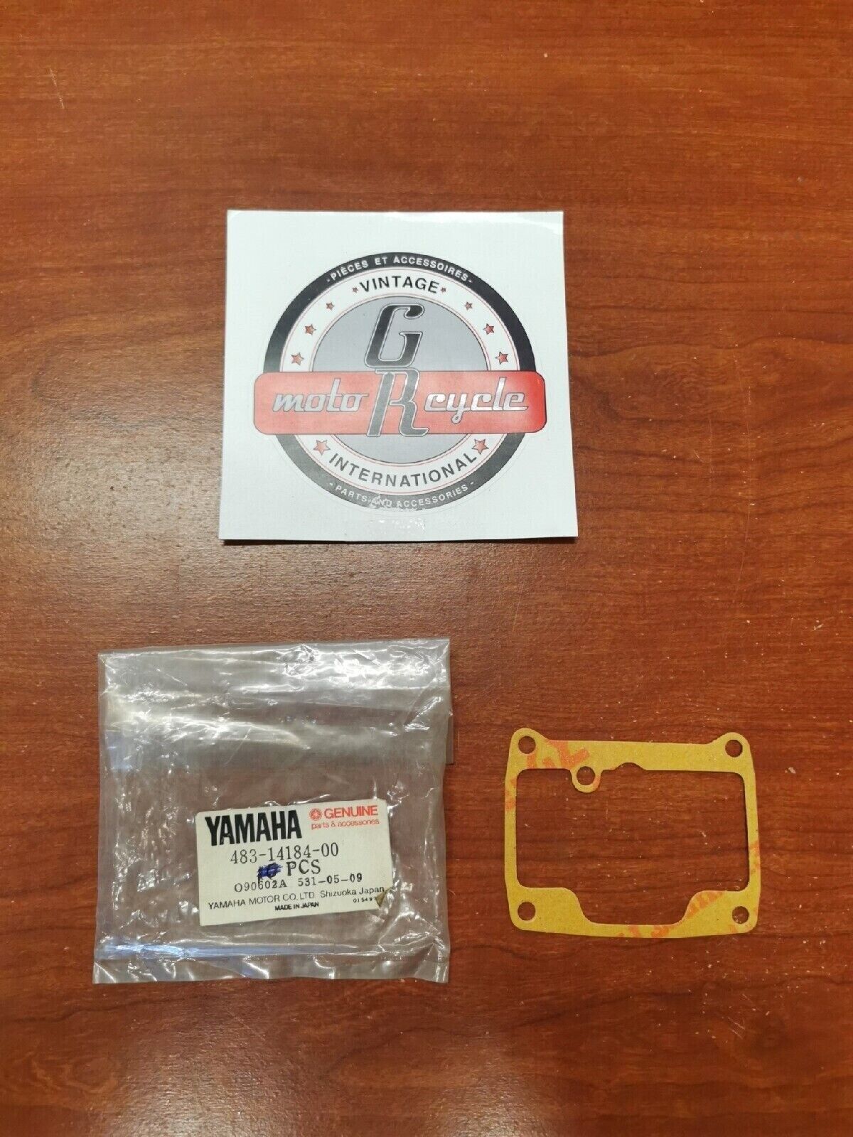 NOS Yamaha TZ350 YZ125 IT175 TZ250 GASKET FLOAT CHAMBER 483-14184-00-00 Y75