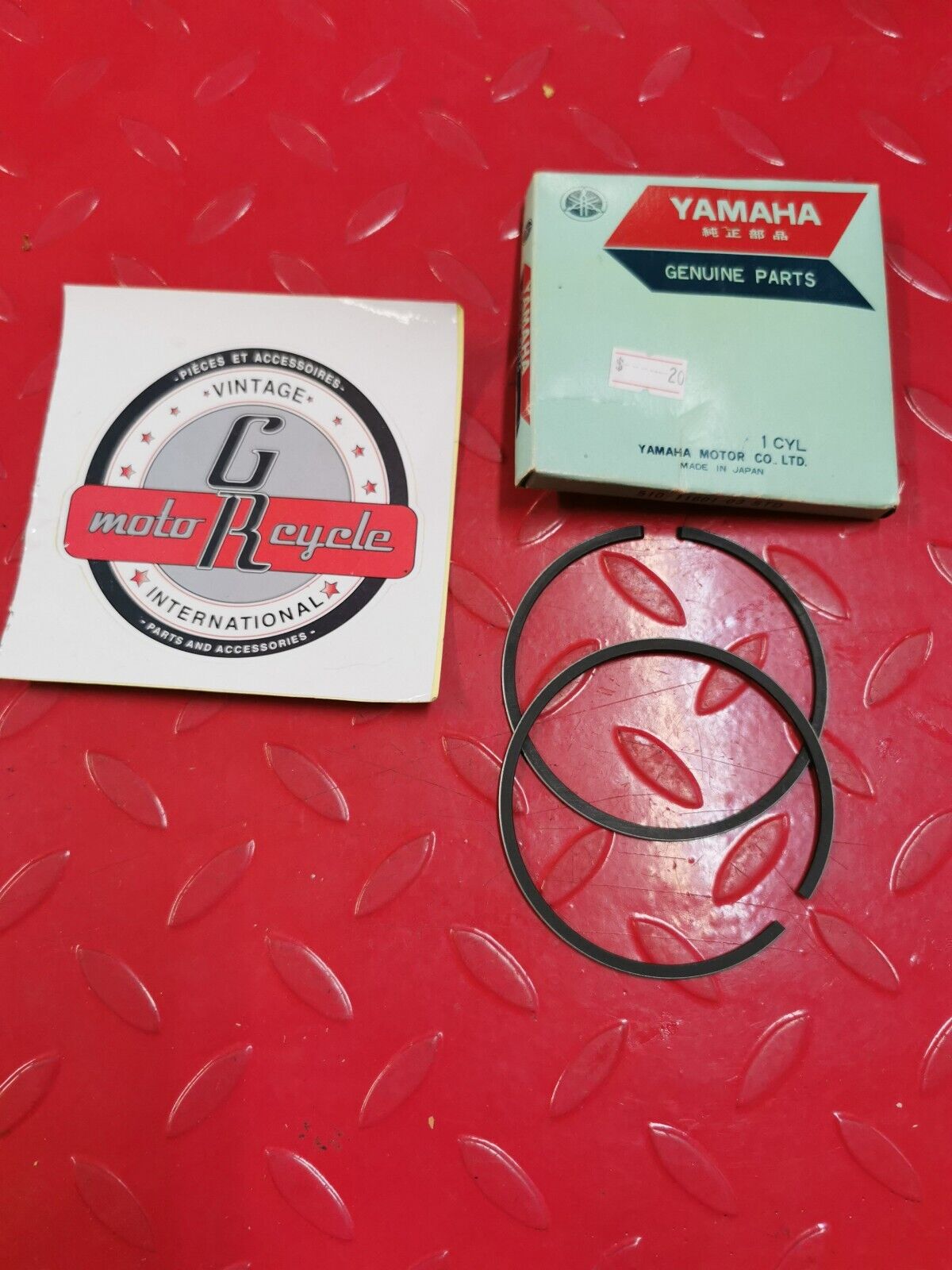 NOS YAMAHA PISTON RING SET STD 510-11601-03-00 Y34