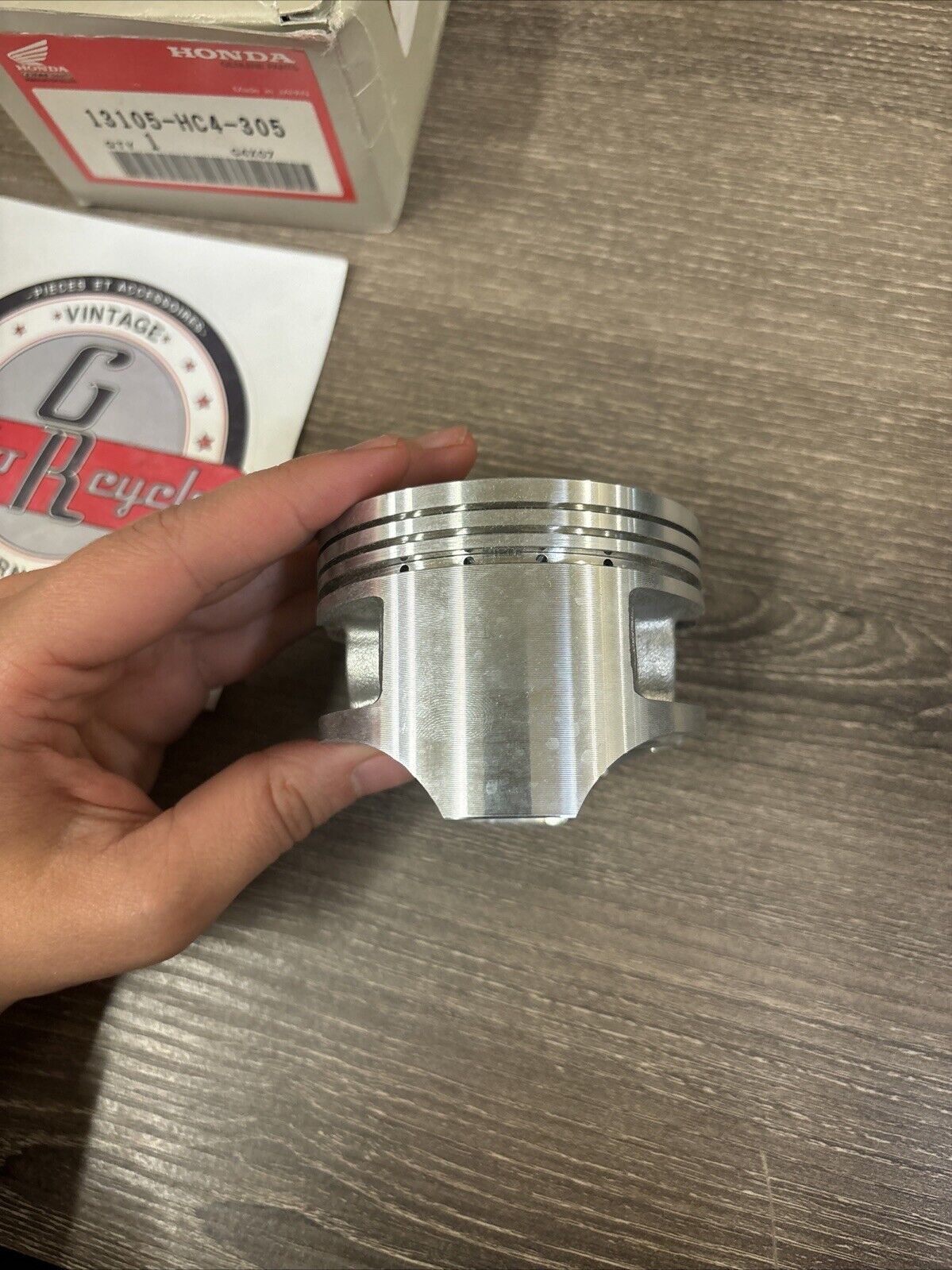 NOS Honda TRX300 TRX300FW PISTON O/S 1.00 13105-HC4-305 H136