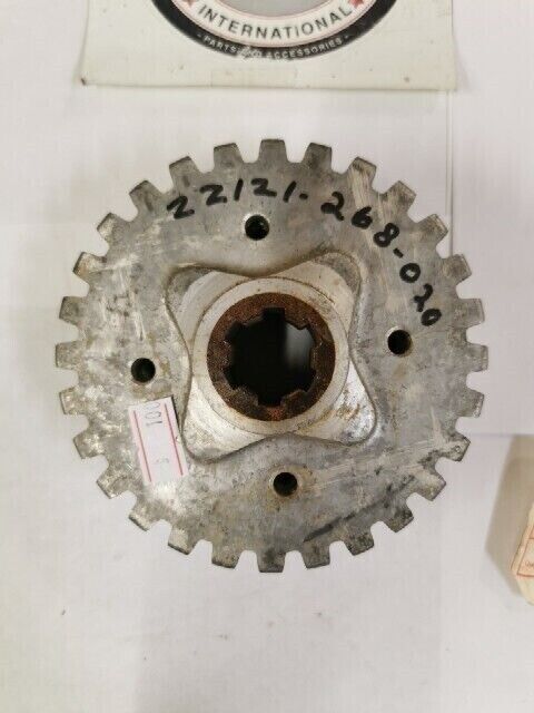 NOS HONDA CB72 CB77 CL300 CL77 1965 CENTER CLUTCH 22121-268-020 H70