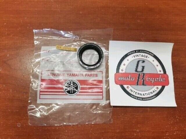 NOS Yamaha DT1 OIL SEAL 168-23145-00-00 SUB 278-23145-51-00 584-23145-50-00 Y142
