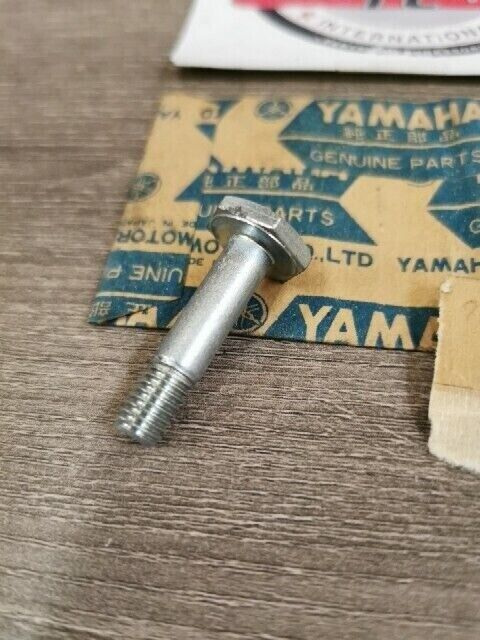 NOS YAMAHA RT100 DT100J 1981 RT100L DT100K 1983 BOLT 90109-08361-00 Y151